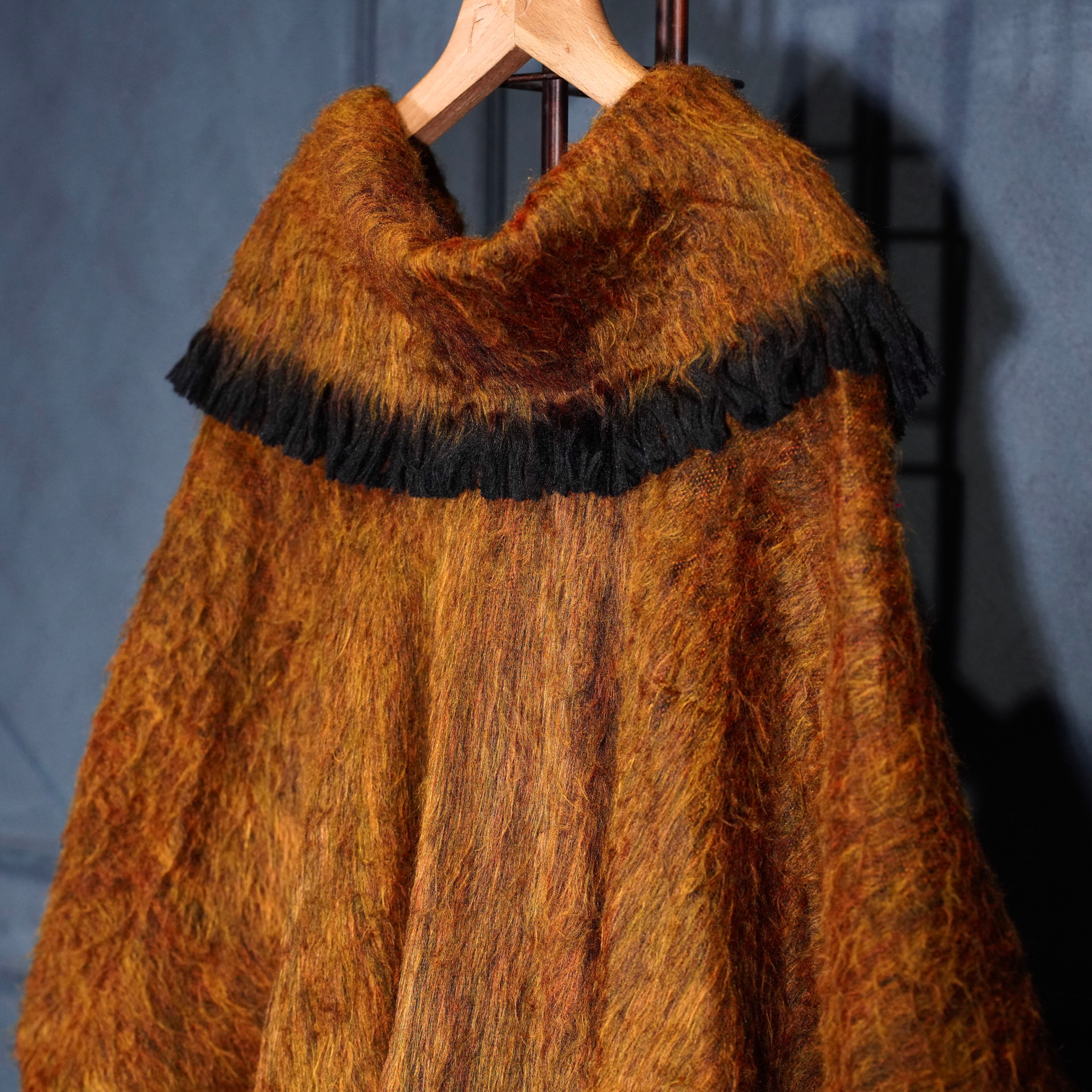 EU VINTAGE MOHAIR LIKE DESIGN CAPE COAT/ヨーロッパ古着モヘア風