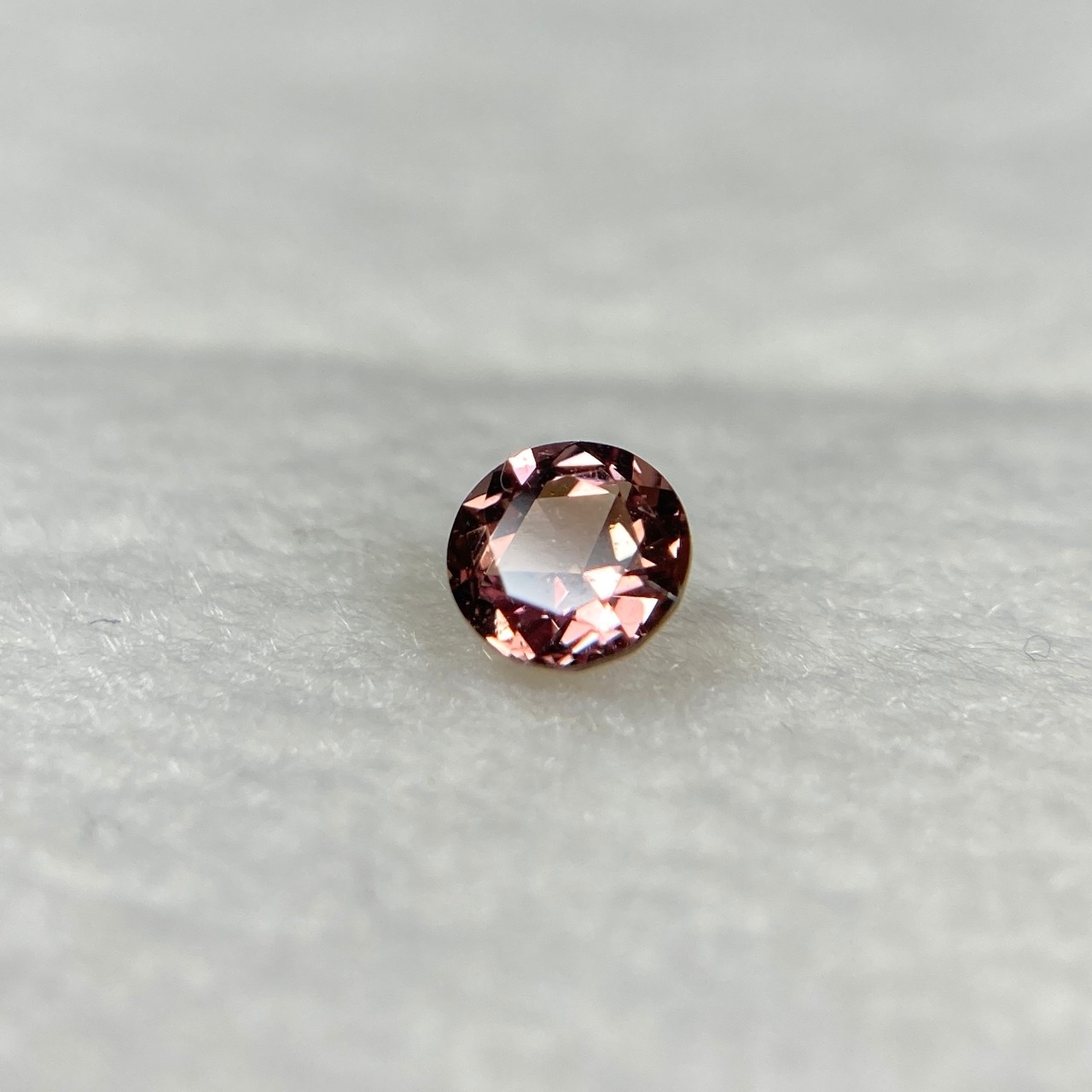 ローズカットサファイア  約3.4mm*2.0mm r-0283