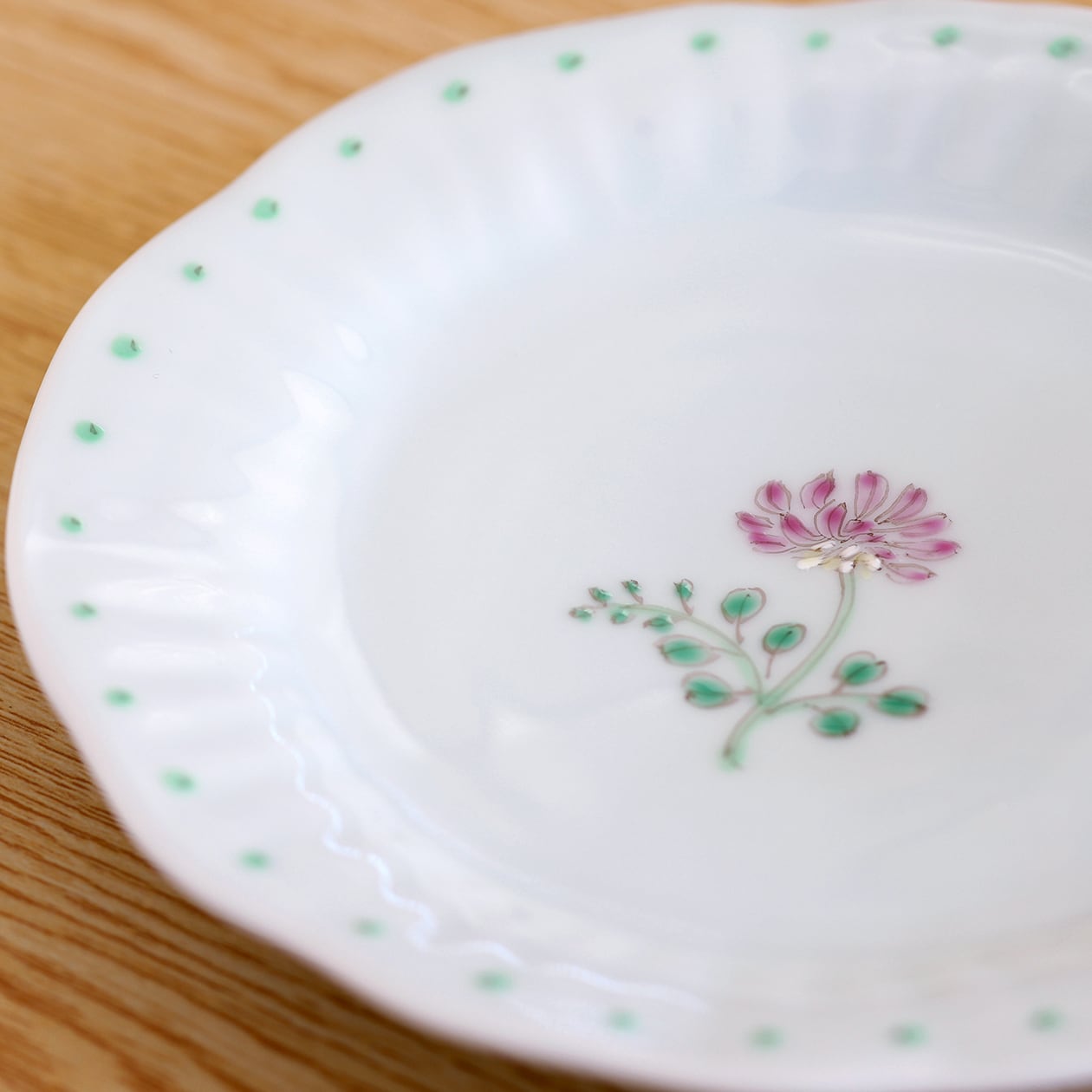 藍水 一つ花レンゲ草 銘々皿 うつわ藍水（波佐見焼） | にっこう生活館