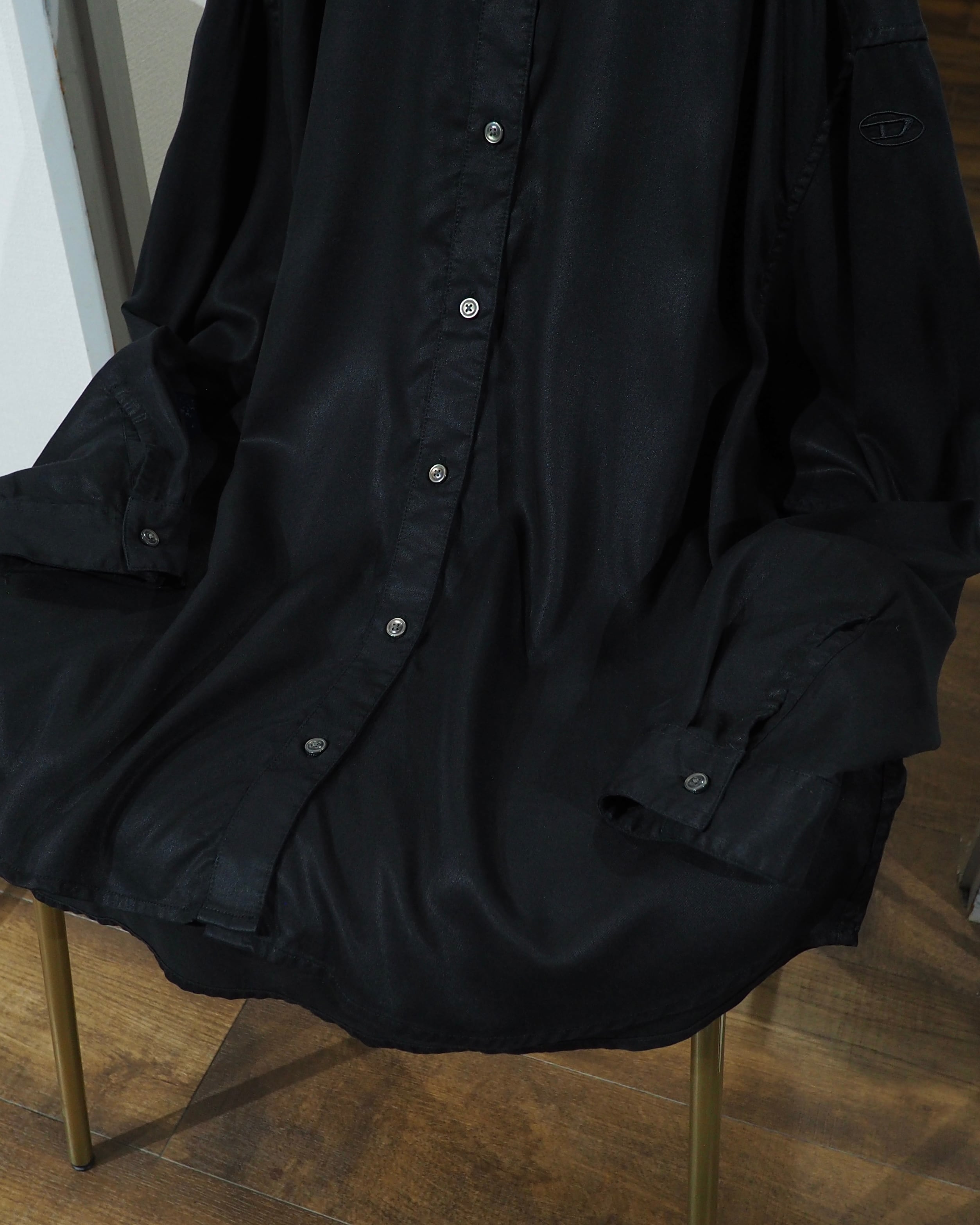 " DIESEL " D ‐ Logo Embroidery Black Drape Over Silhouette Shirt