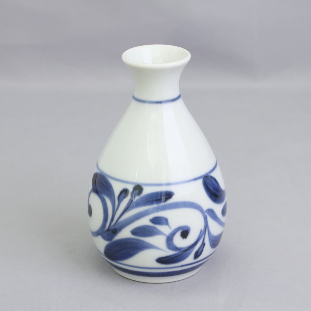 砥部焼 千山窯 1合丸徳利 唐草