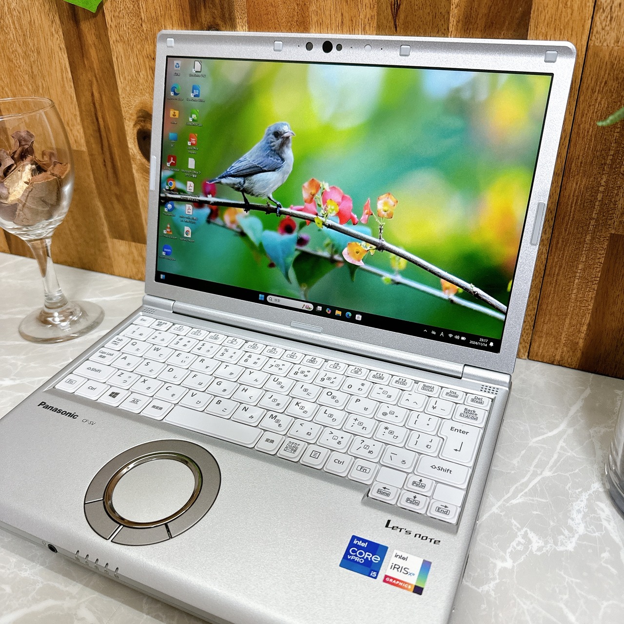 最新2021年式 Panasonic Let’s note SV1 / Core i5-1145G7 / メモリ16GB / SSD256GB / ノートパソコン