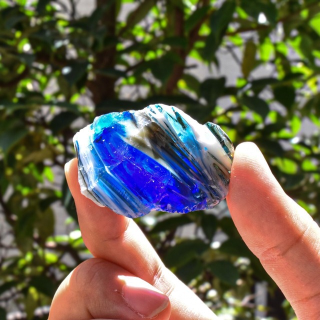 虹入り シエラネバダ産 アンダラクリスタル原石 蛍光マルチカラー