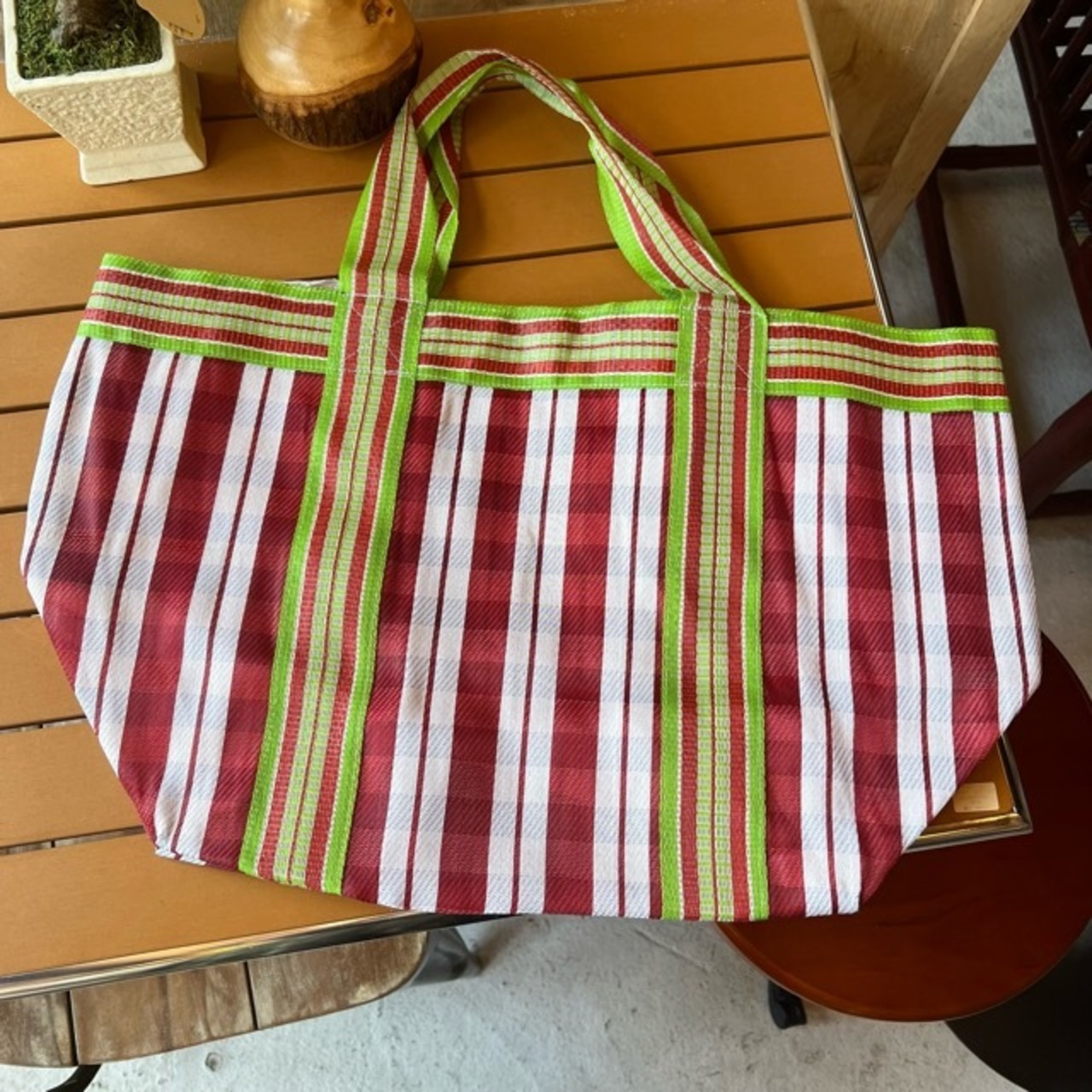 Striped Vinyl Tote Bag　Red check　ビニールトートバッグ ストライプ　レッドチェック　エシカル ビニールバッグ リサイクルプラスチック 雑貨　バッグ　ストライプ　チェック　レッド　赤