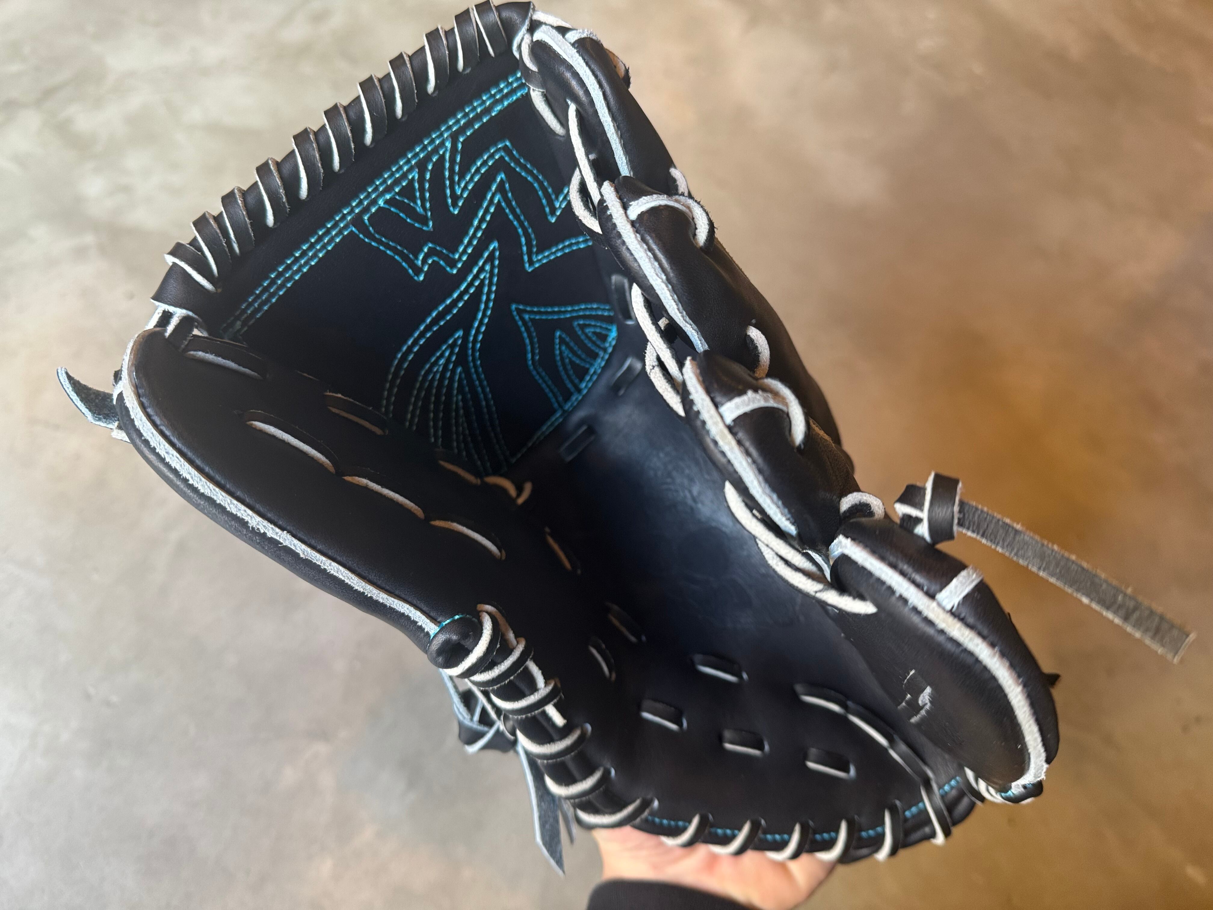 限定モデル【GS】硬式用グローブ EX-003型 ブラック メーカーガイド