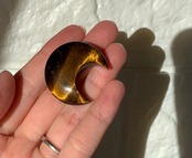 ムーンシェイプ*水晶*タイガーアイ*ハウライト*ムーカイト*ローズクォーツ*ミニサイズお月様*天然石インテリア