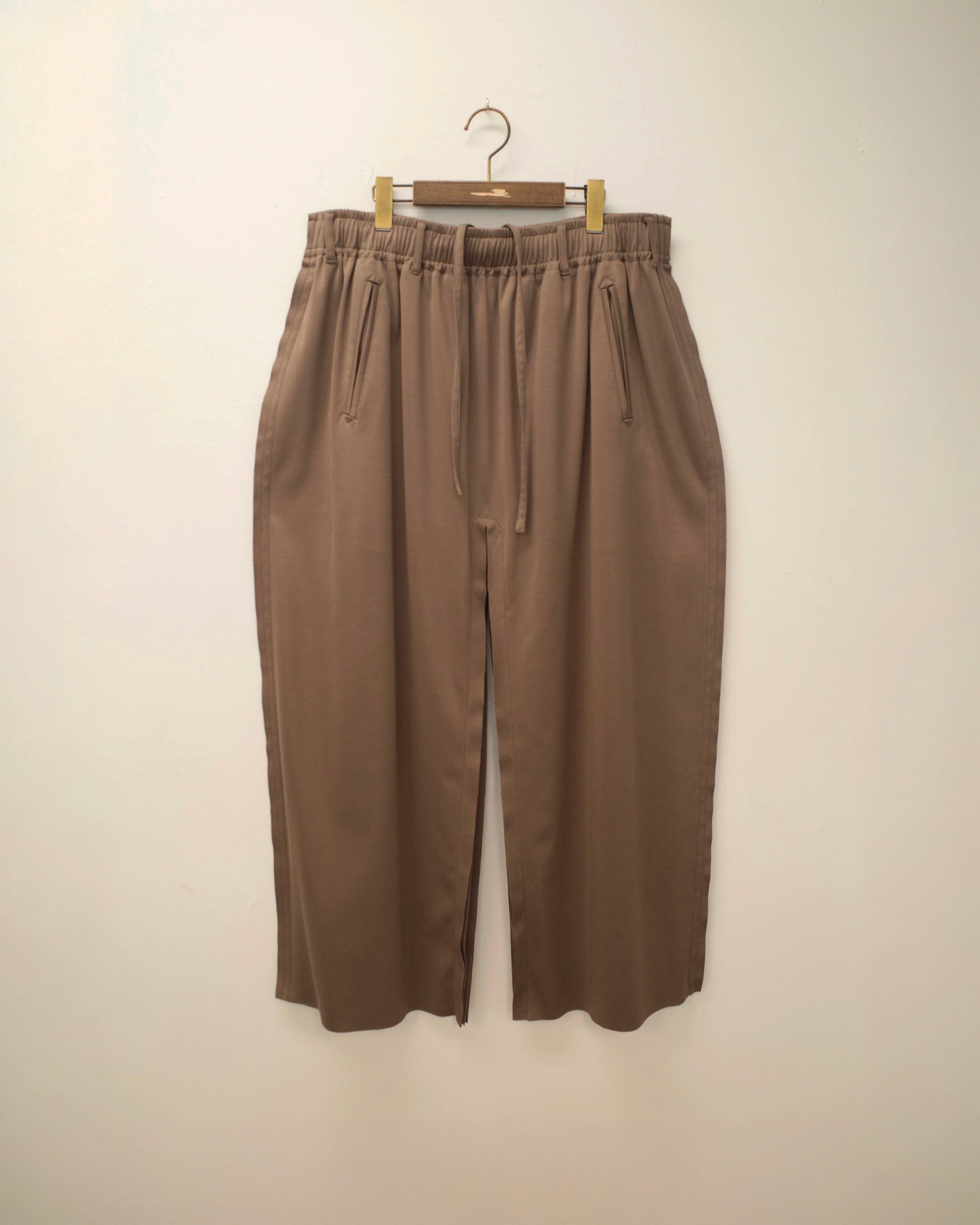 i'm here - “SLIT” Pants ：Brown｜スーピマリブ／カットオフ／南京玉