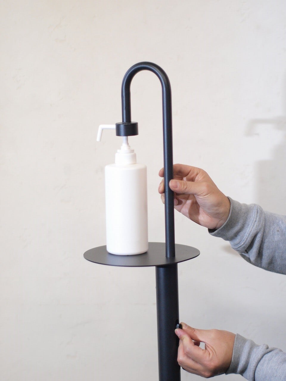 消毒スタンド 足踏みペダル式 【fumumu】 | qualiafactory(クオリア