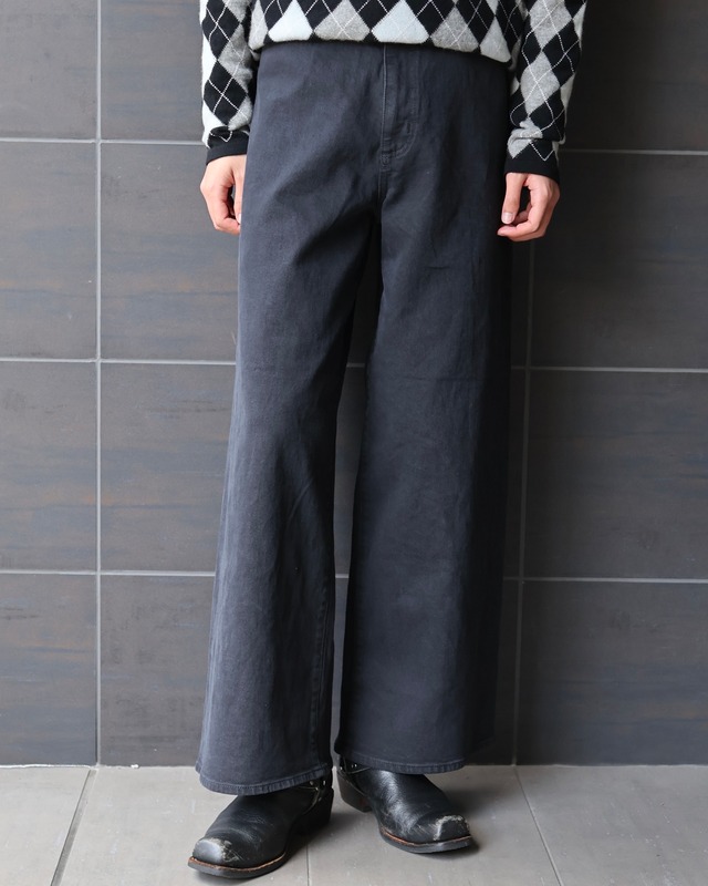 Baggy silhouette denim pants