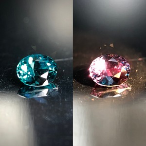 唯一無二の蒼色 0.25ct 天然 ベキリーブルー ガーネット（カラーチェンジガーネット）