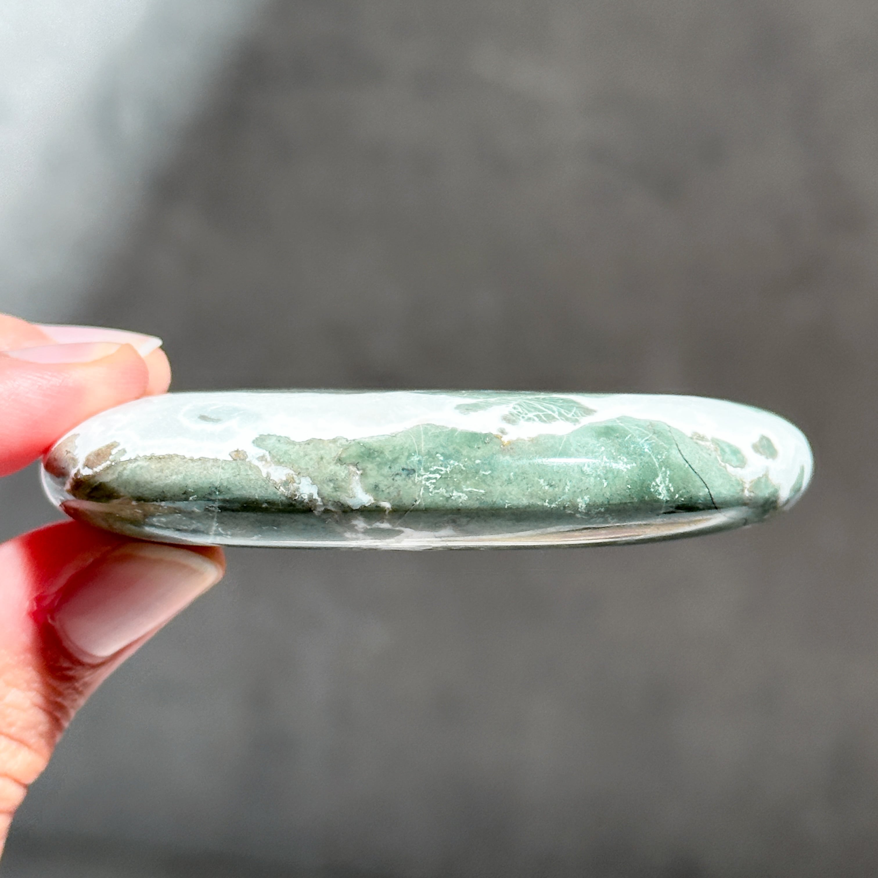 グリーンサードオニキス パームストーン25◇ Green Sardonyx ◇天然石