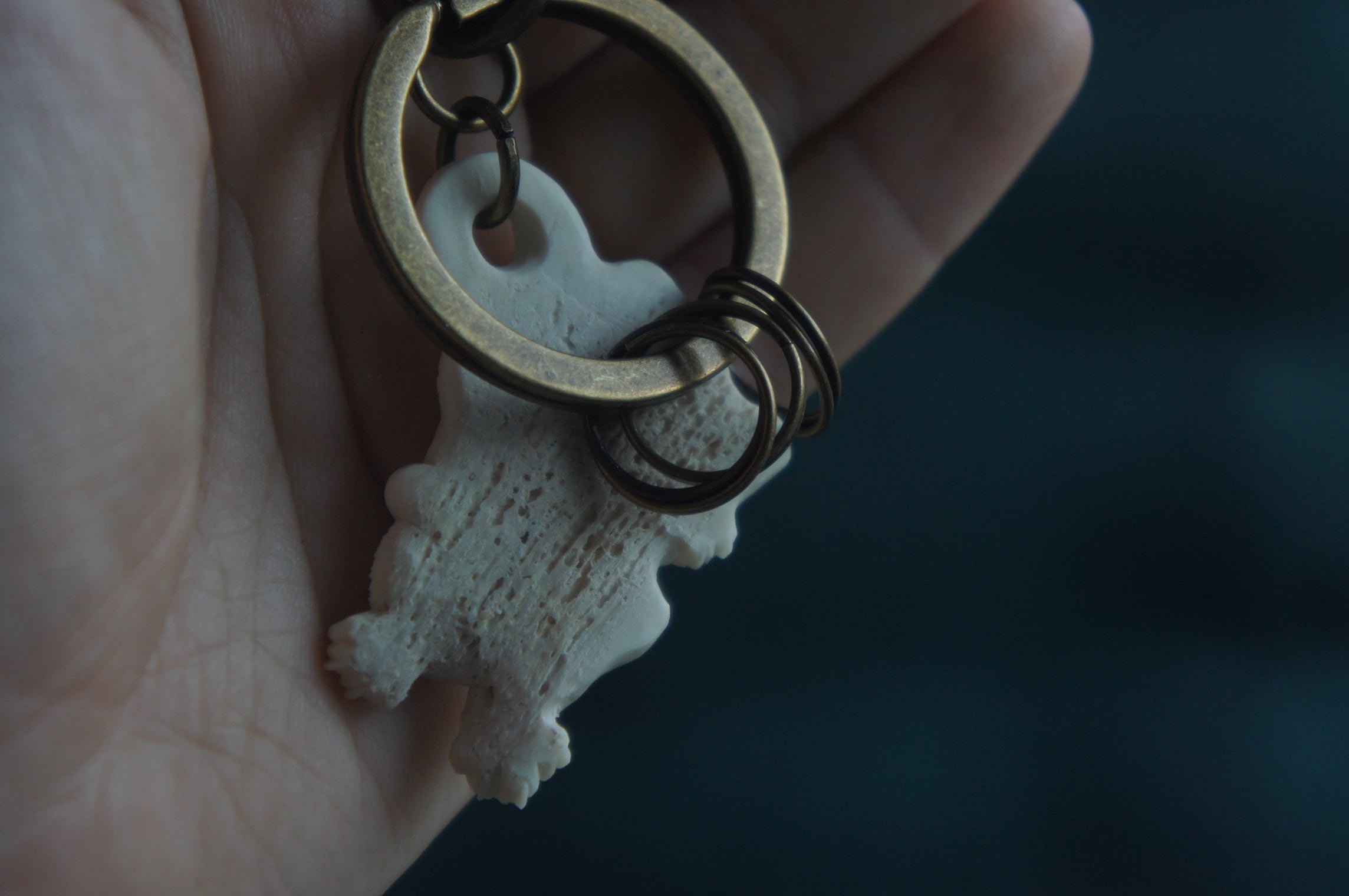 TEAROSE＊ オーダーメイド木製キーホルダー♫ 鹿角彫刻 虎のキーホルダー | deer bone 