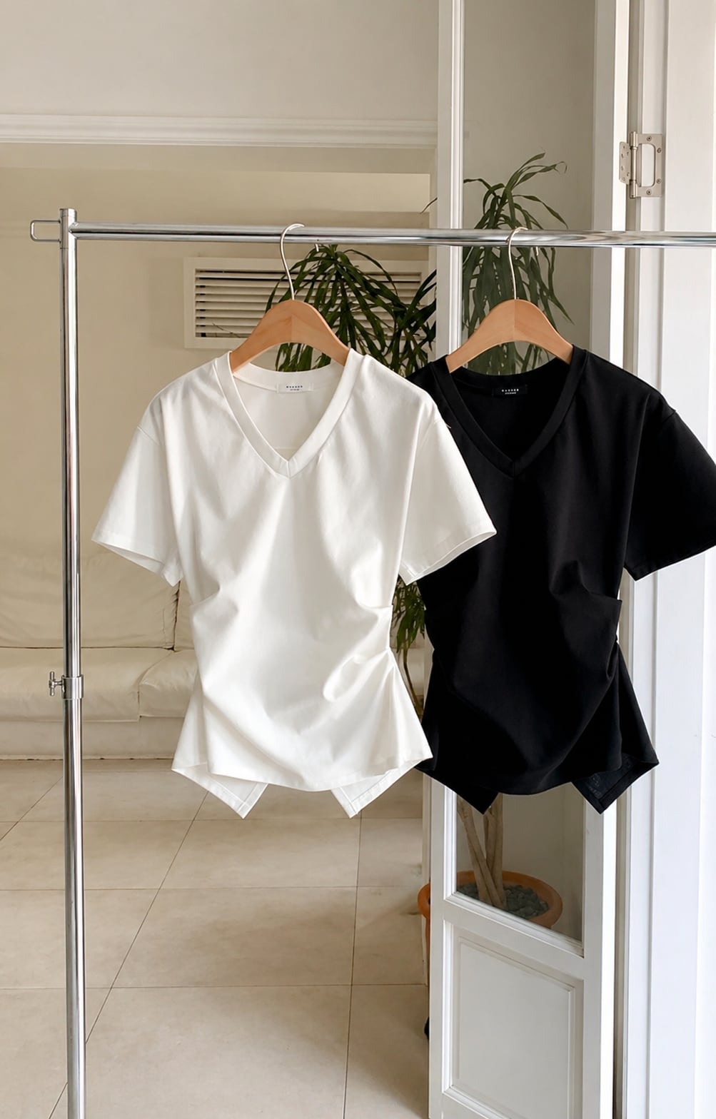 Side Gather V-Neck Tops (White / Black)