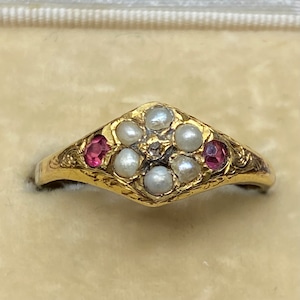 イギリス 18金 1800年代中頃 アンティーク リング ダイヤモンドと真珠のクラスターリング〜両サイドの天然ルビーの美しさ〜 DR00304