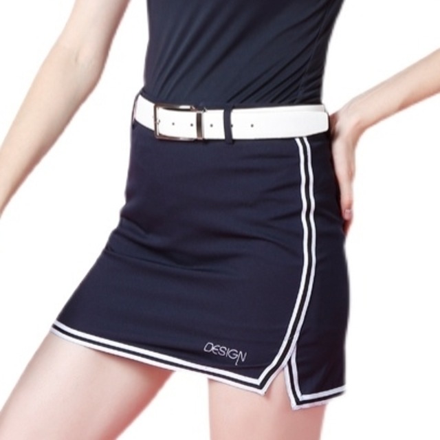 ブラック モノトーン　ミニ丈スカート