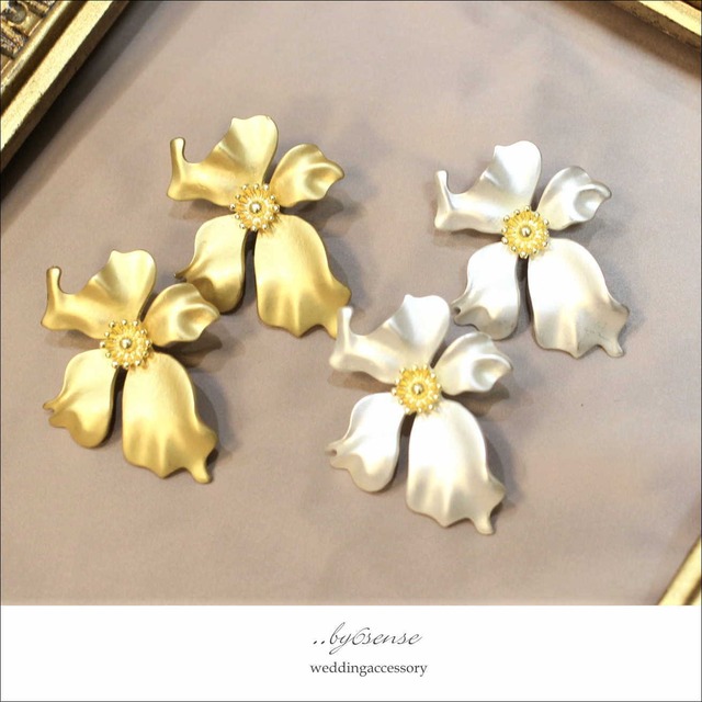 Gold or Silver　metalflower　ピアス　(p0101)