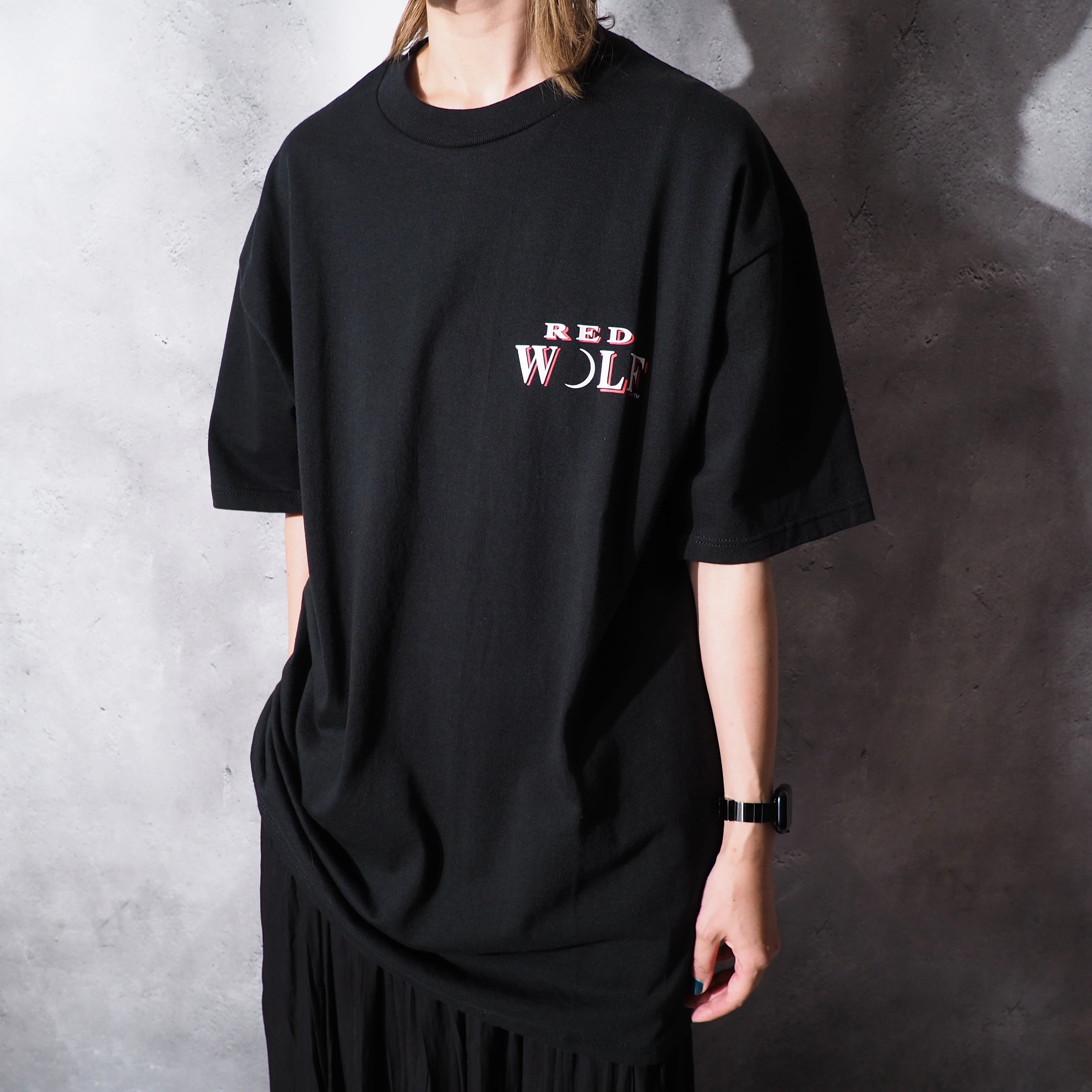 1990s ” RED WOLF ” wolf face printed black Tee (made in Usa)