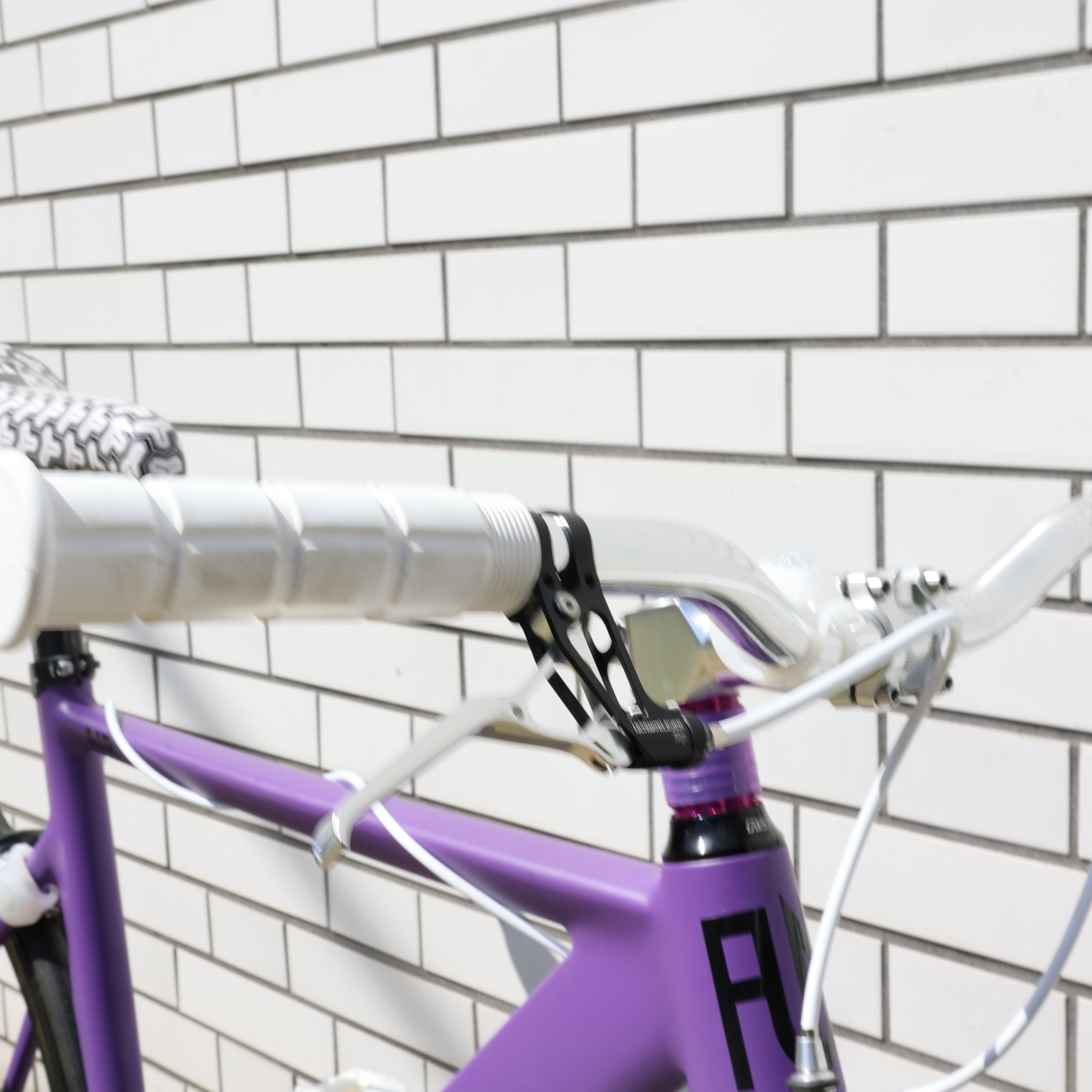 【新品】FUN 26××1.95 サイズ54 パープル 紫 ピストバイク 自転車