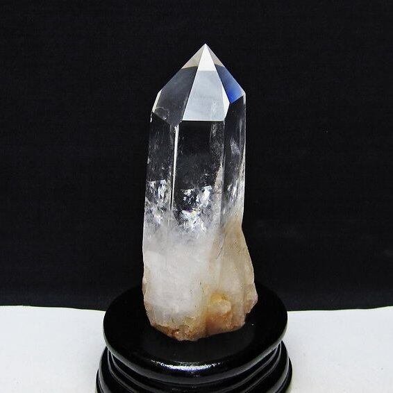 水晶 六角柱 水晶 ポイント 原石 置物 台座付属 一点物 152-4630
