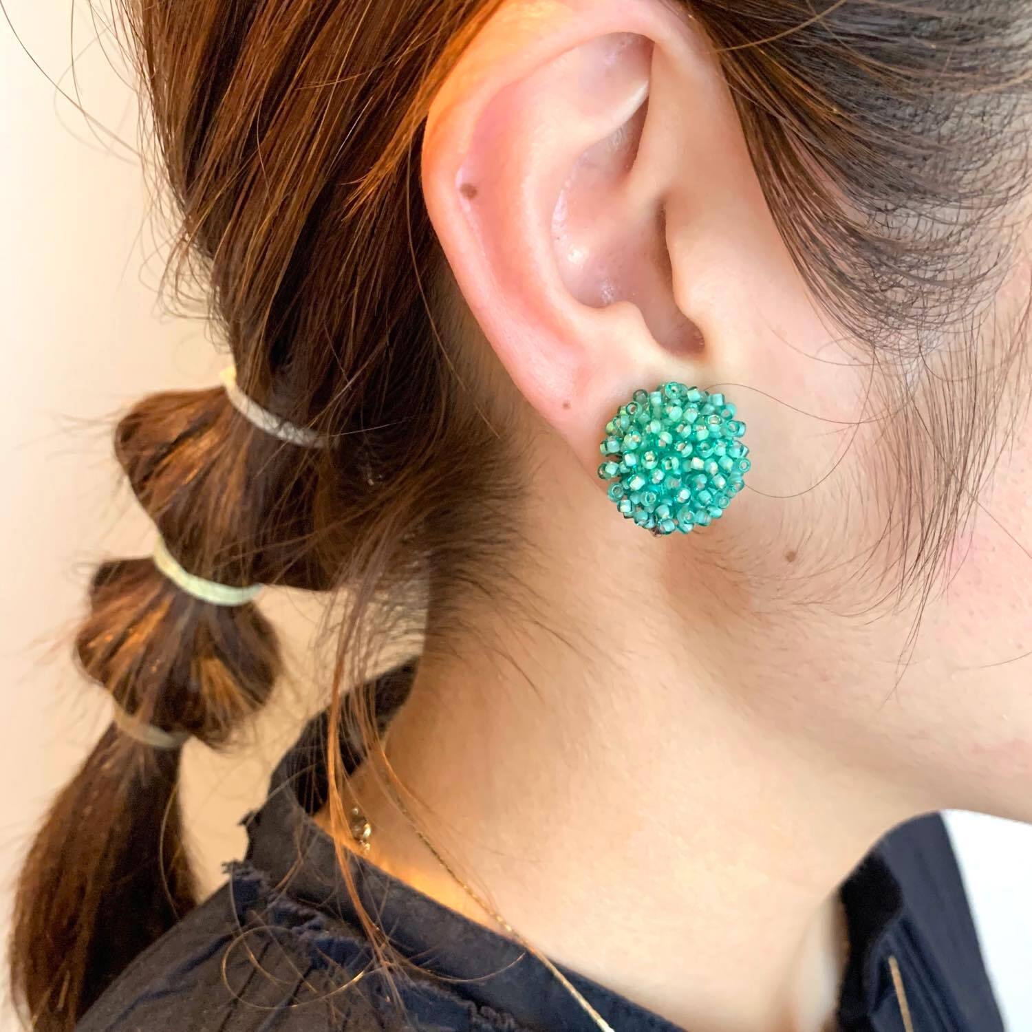 再入荷〉Duaオリジナル ビーズカボションの〈ピアス/イヤリング〉S