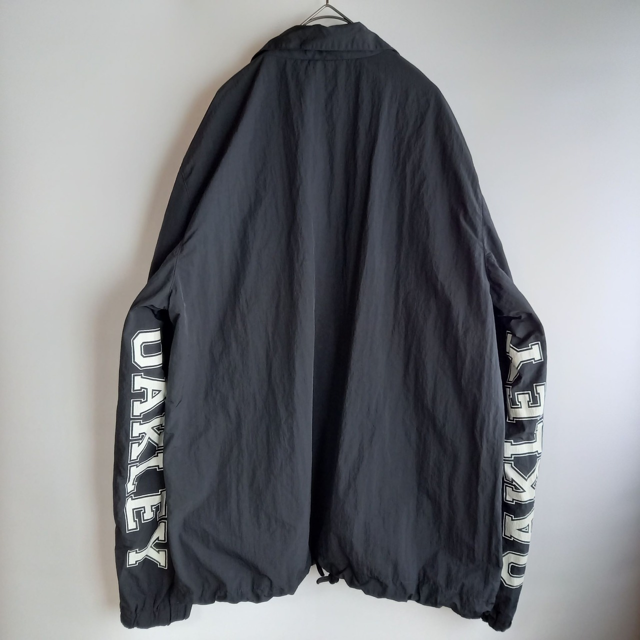 オークリー　ナイロン　コーチジャケット　ビッグロゴ　ブラック　XXL（2XL）