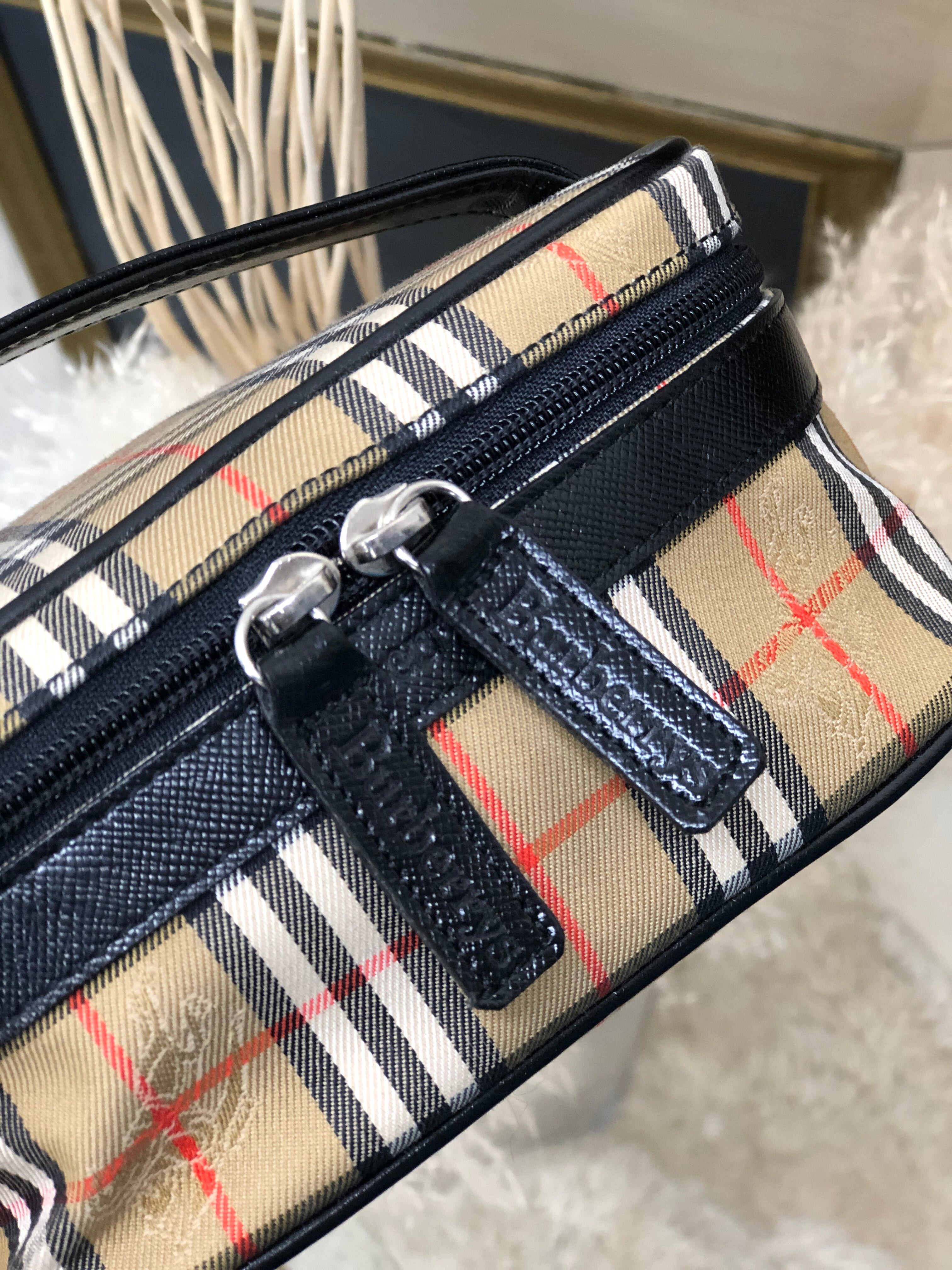 BURBERRY バーバリー クラシックチェック バニティバッグ コスメポーチ