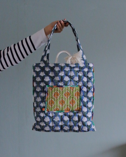 Block quilt tote. [BLU&GRN]