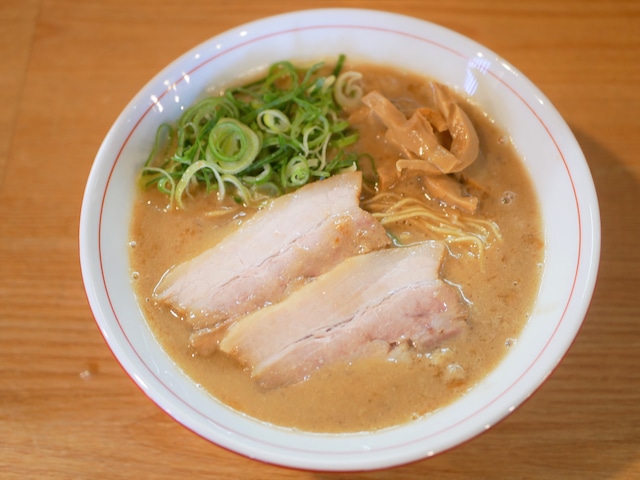 『中村商店』豚骨醤油