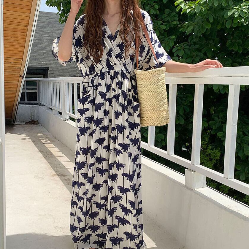 レトロフローラルvネックロングワンピース Raycia レトロフローラルvネックロングワンピース Raycia