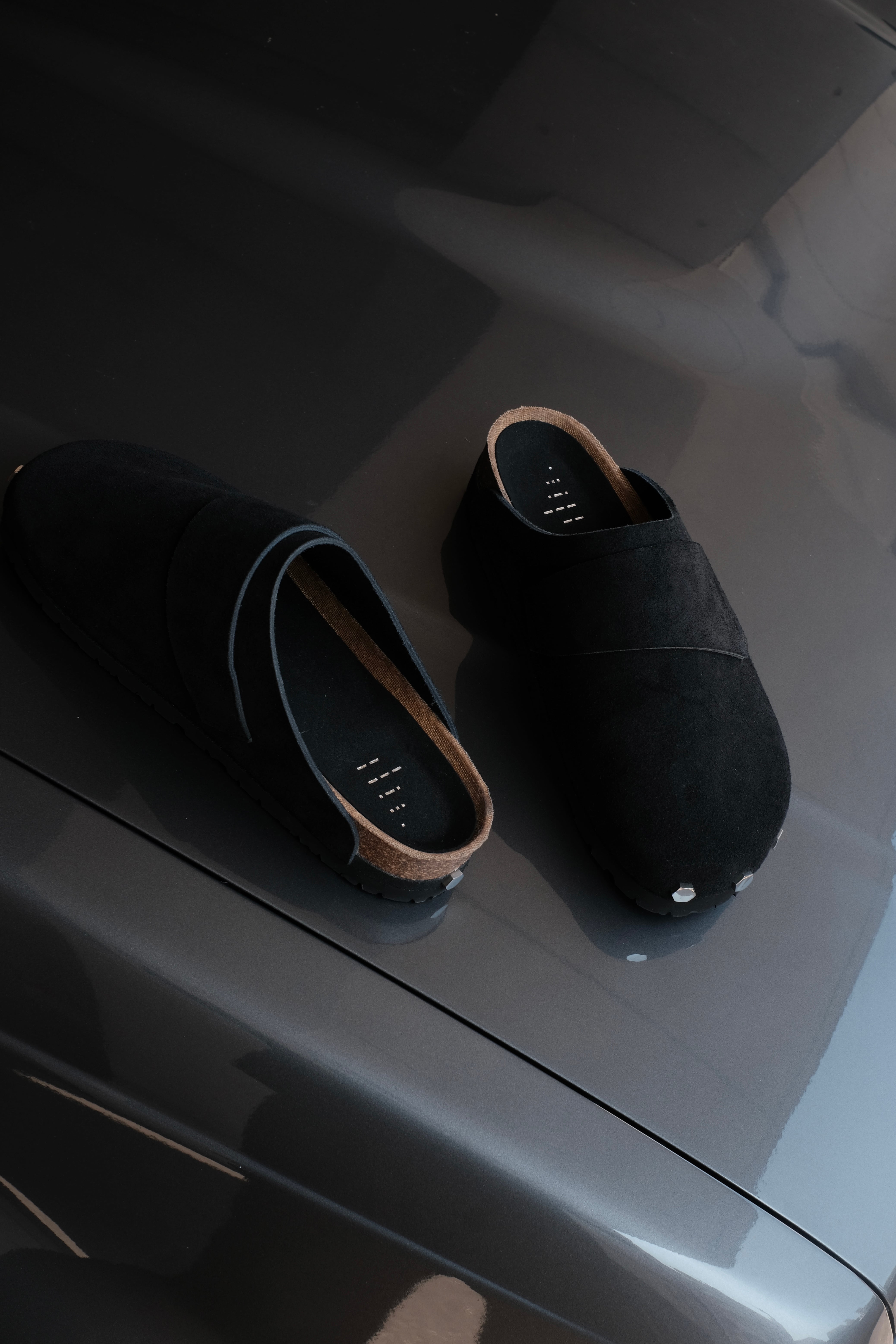 OUAT / BLACK SPACE CLOGS | LIVING