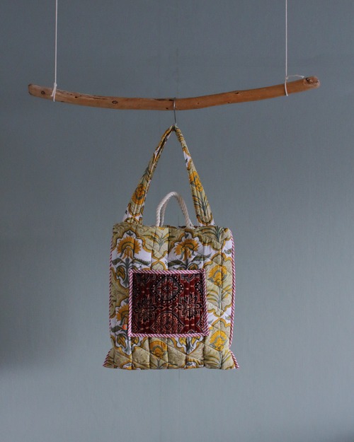 Block quilt tote. [YEL＆RED]