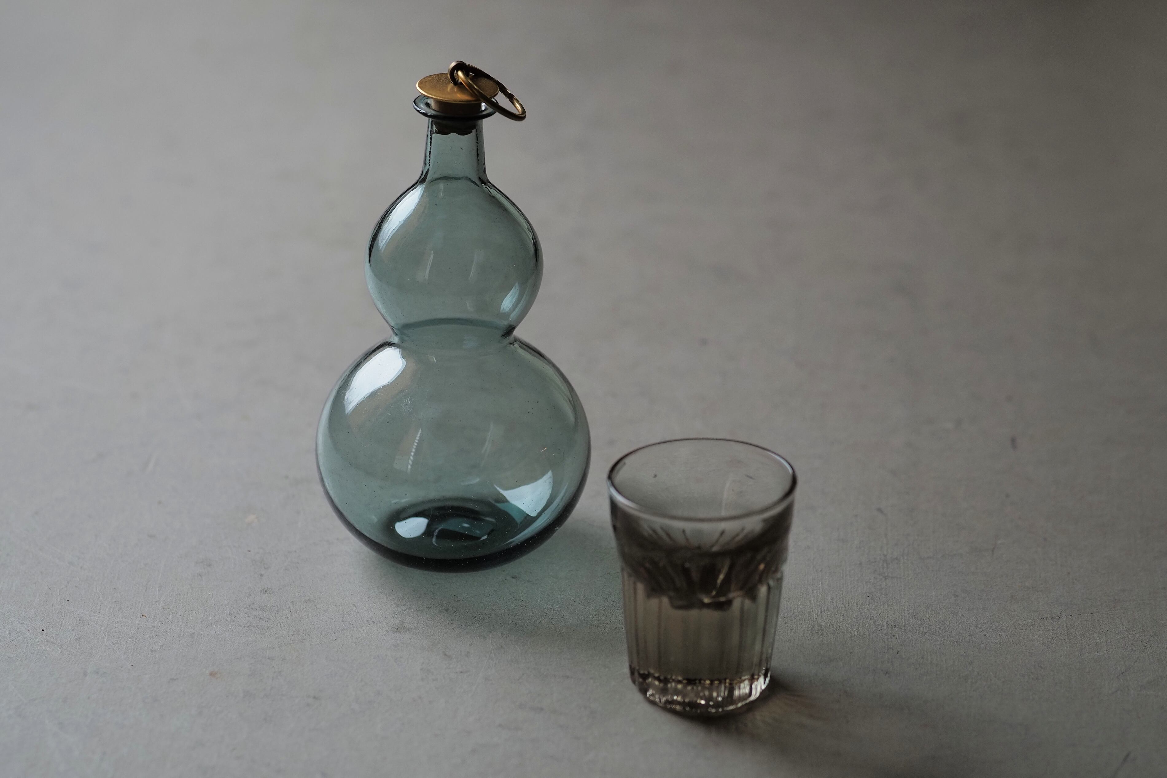 津田清和 19. 厚底モール酒杯 | 陶屋なづな