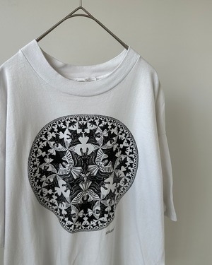 -M.C. ESCHER- Vintage 90s Print T-Shirt