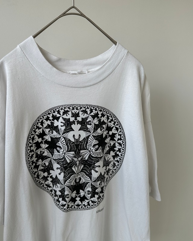 -M.C. ESCHER- Vintage 90s Print T-Shirt