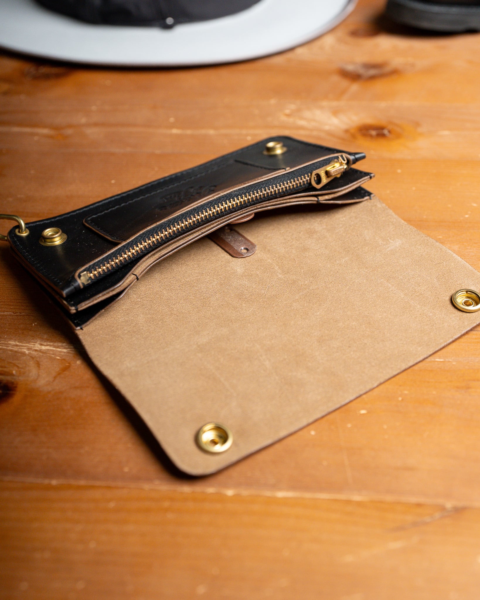 Additive and Line】Tracker Wallet TW-004 Maryam Horse Butt 3層