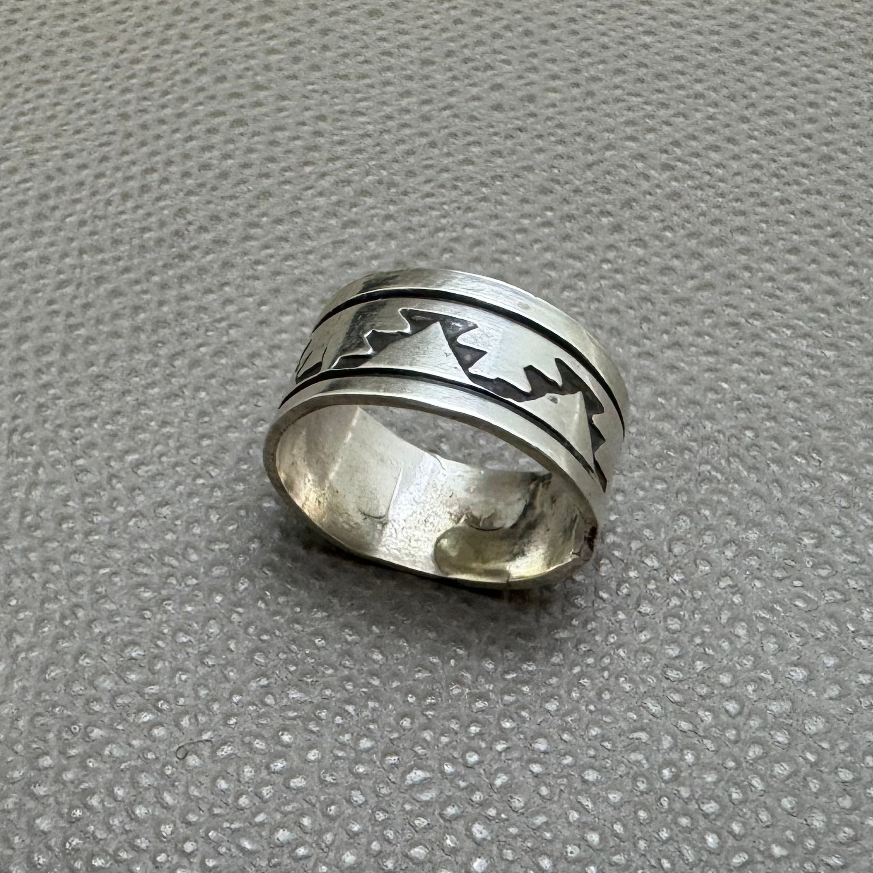 NAVAJO(ナバホ）族 Ricardo Enriquez作 スタンプワークリング 15号