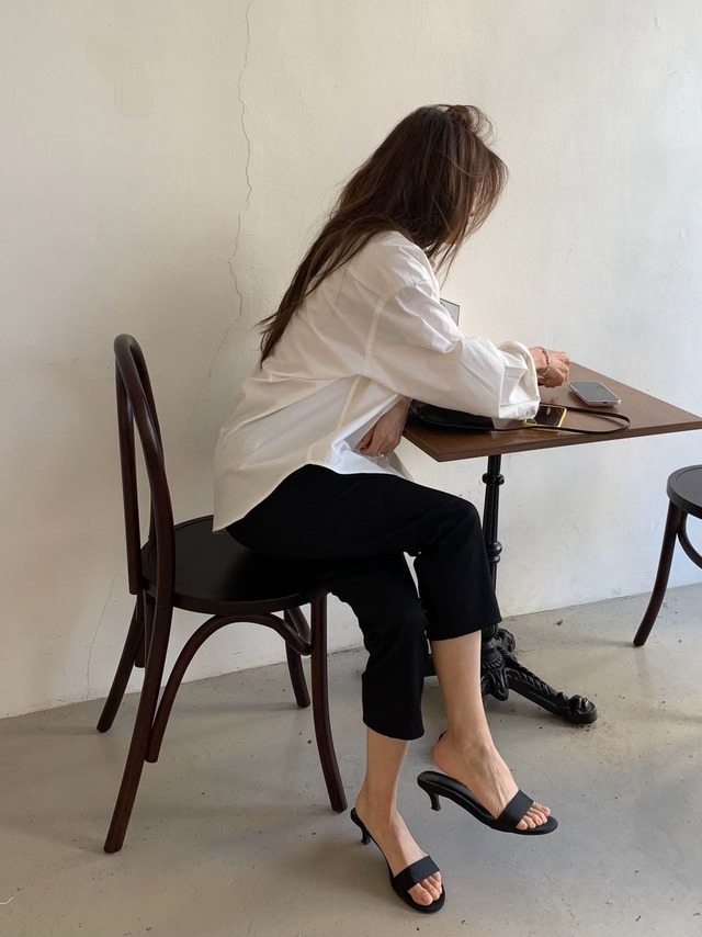 (予約) HAUS / Bailrey capri pants 1color