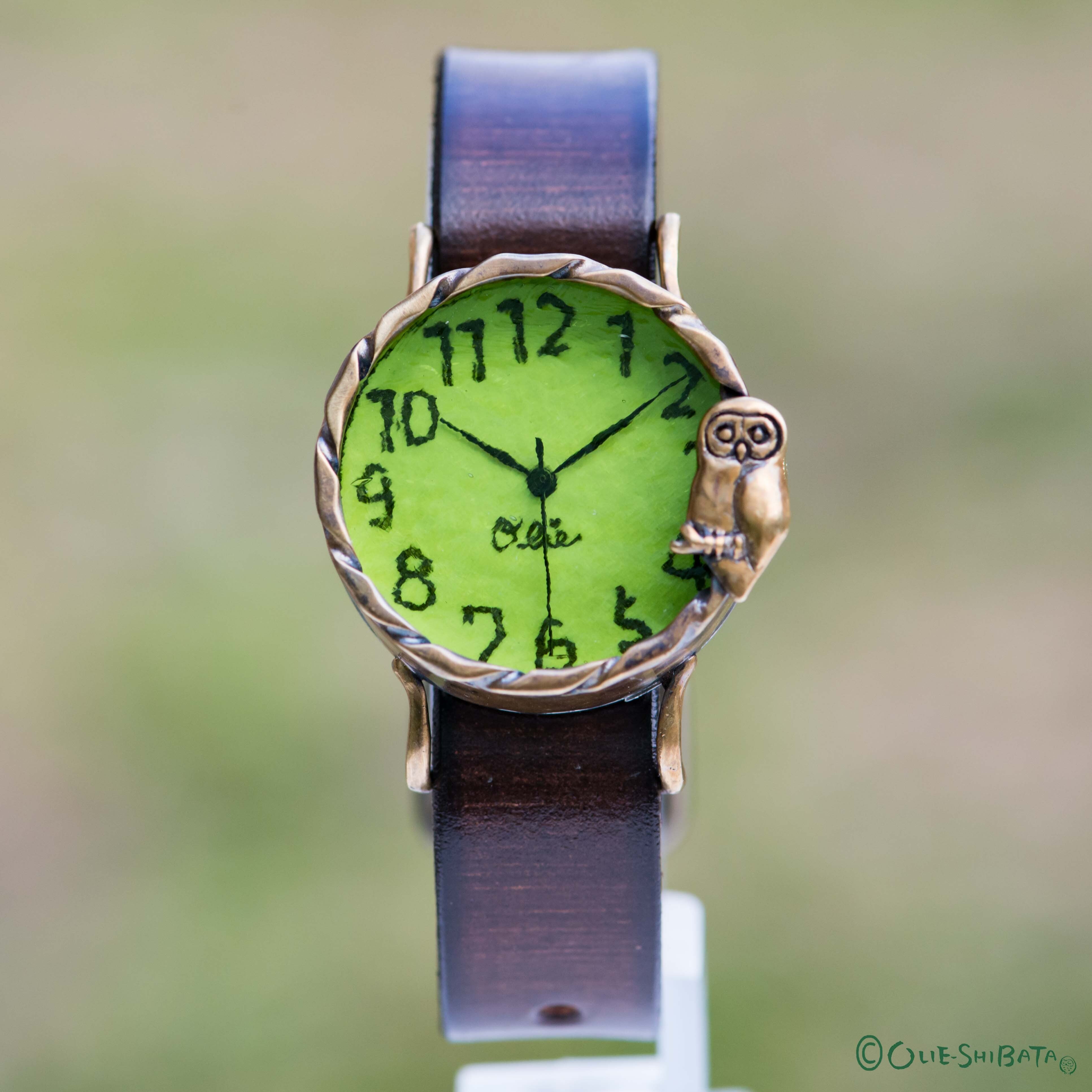 森のふくろう腕時計Mライム | カエルの時計屋さん