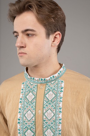 ウクライナ刺繍ヴィシヴァンカ　国章　クロスステッチ手刺繍　L-XLサイズ　メンズ