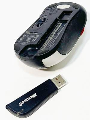 マイクロソフト Microsoft シルバー B2P-00013 Wireless Notebook Optical Mouse 4000 光学式センサー 小型レシーバー