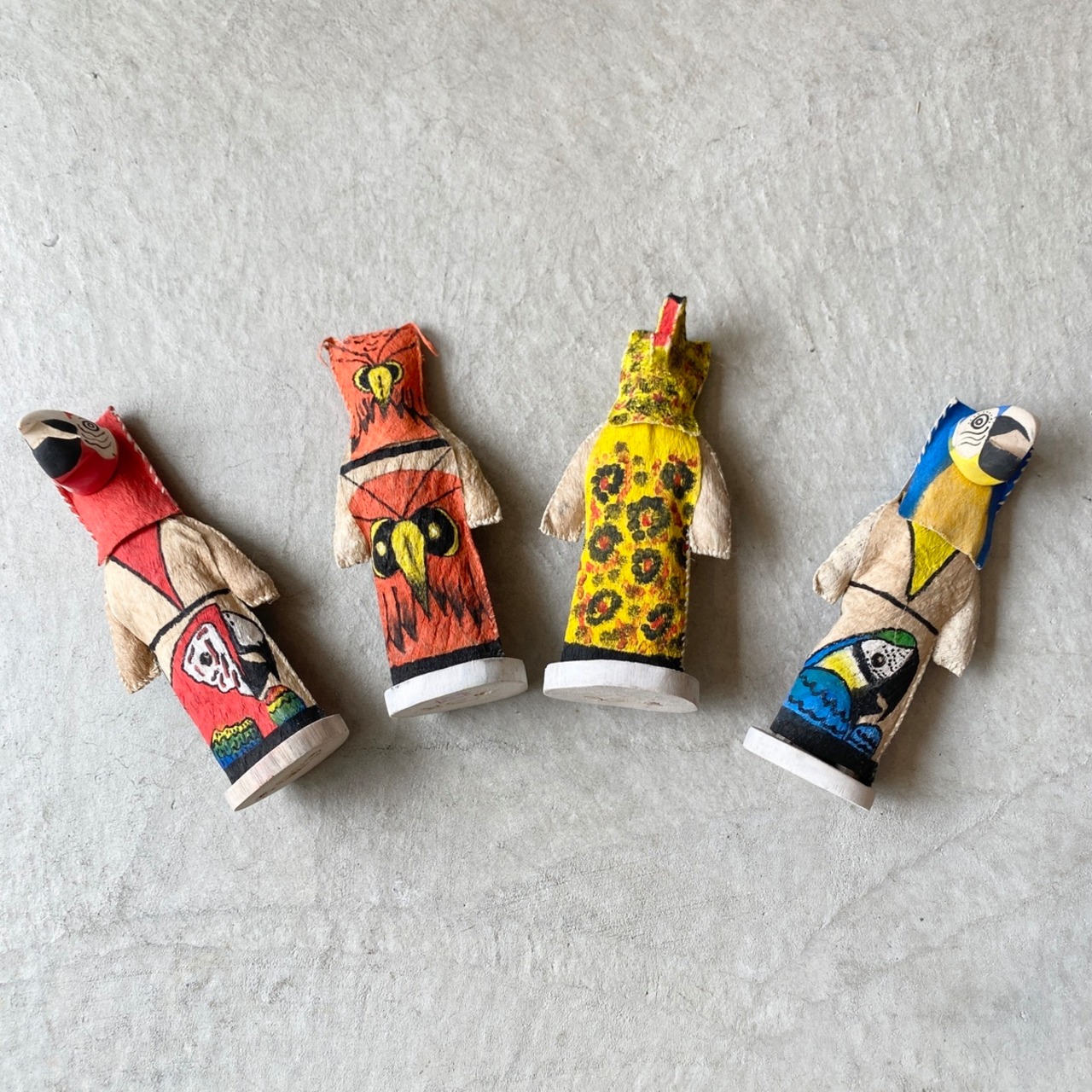 フォークアート 仮面の人形 インコ 青