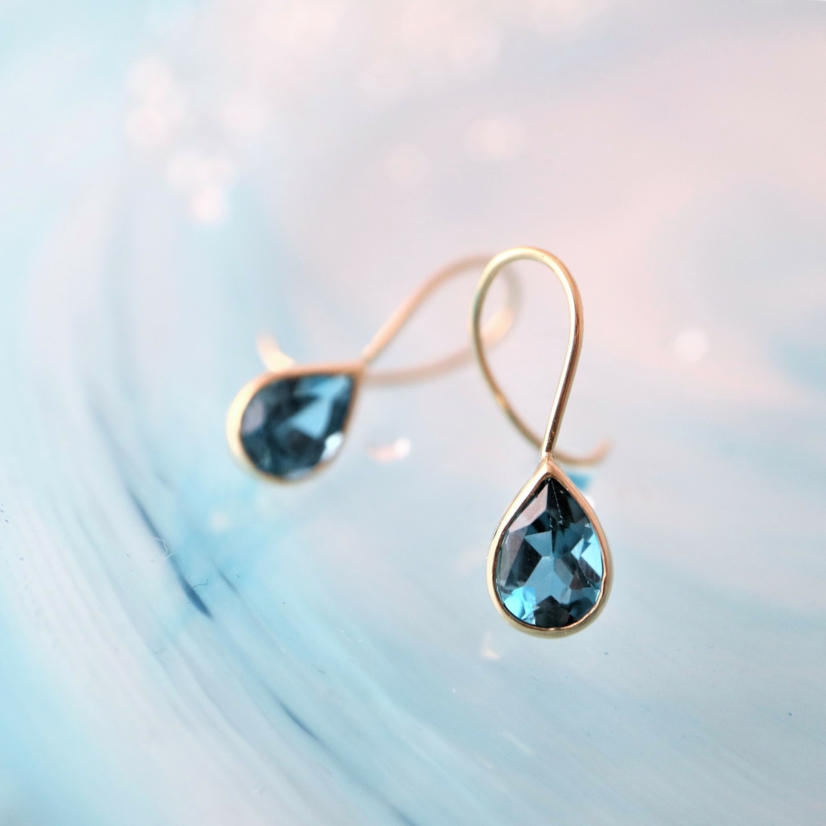shizuku- 雫】ピアス K18YG ロンドンブルートパーズ | Larmes de Poisson