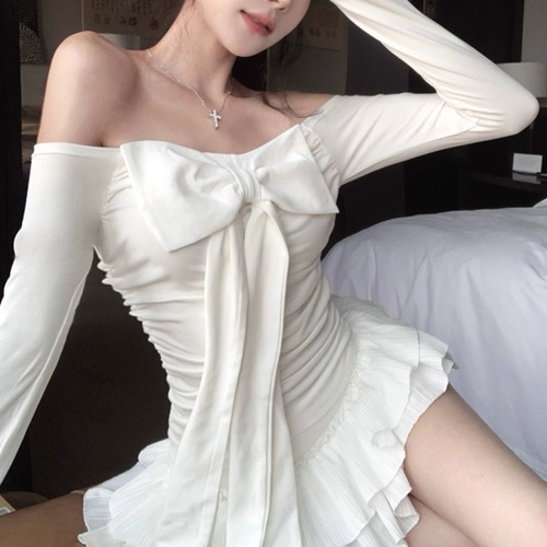 2色／ビッグリボンオフショルTシャツ ・71771