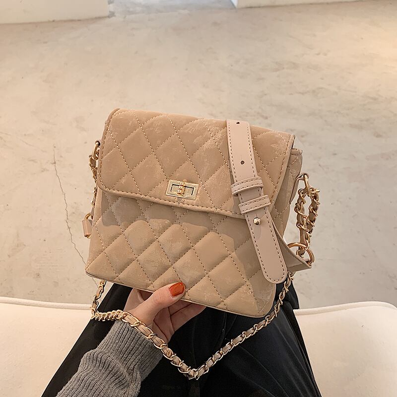 ぬいぐるみスモールバッグ女性2020秋と冬の新しい流行のファッションワイルドネット赤いロンバス刺繍糸シングルショルダーメッセンジャー小さな正方形のバッグ Tiancai_Wing_Bag94152771176