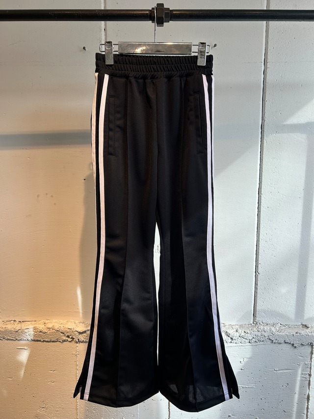 AKIKOAOKI  her track pants