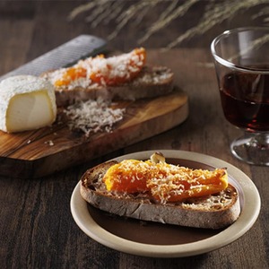 フランス産 グラスフェッド クロタン ド シャヴィニョル AOP ラ トラディション 1個 白かび 山羊 チーズ Crottin de Chavignol AOP La Tradition Grassfed 1p