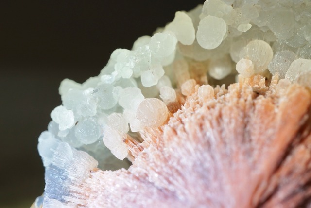 レッドスコレサイト Red Scolecite 1355