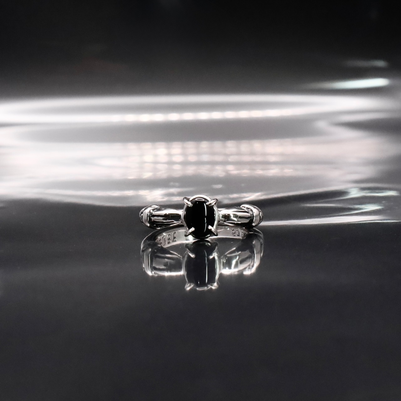 TWIN CLAW RING with ONIX / ツインクロウリング・オニキス