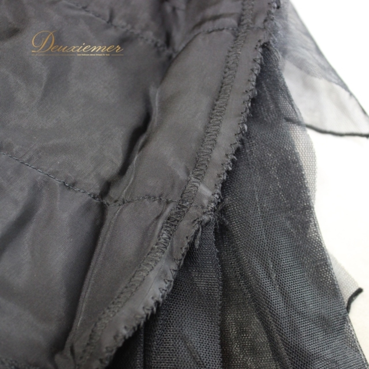 社交ダンス 衣装 スタンダード ドレス ワンピース パーティドレス non non dorl ノンノンドール 黒 ブラック系 レッド系 赤 ドット 水玉 希少 レトロガーリー ビンテージ 演奏会 美しい コサージュ 伸縮性無し クラシック 講演会 用途 限定品 おしゃれ 女性用 発表会 華やか 体型カバー コーディネート ルースフィット 上品 シンプル エレガント 個性的 目を引く 大人 クリエイティブ