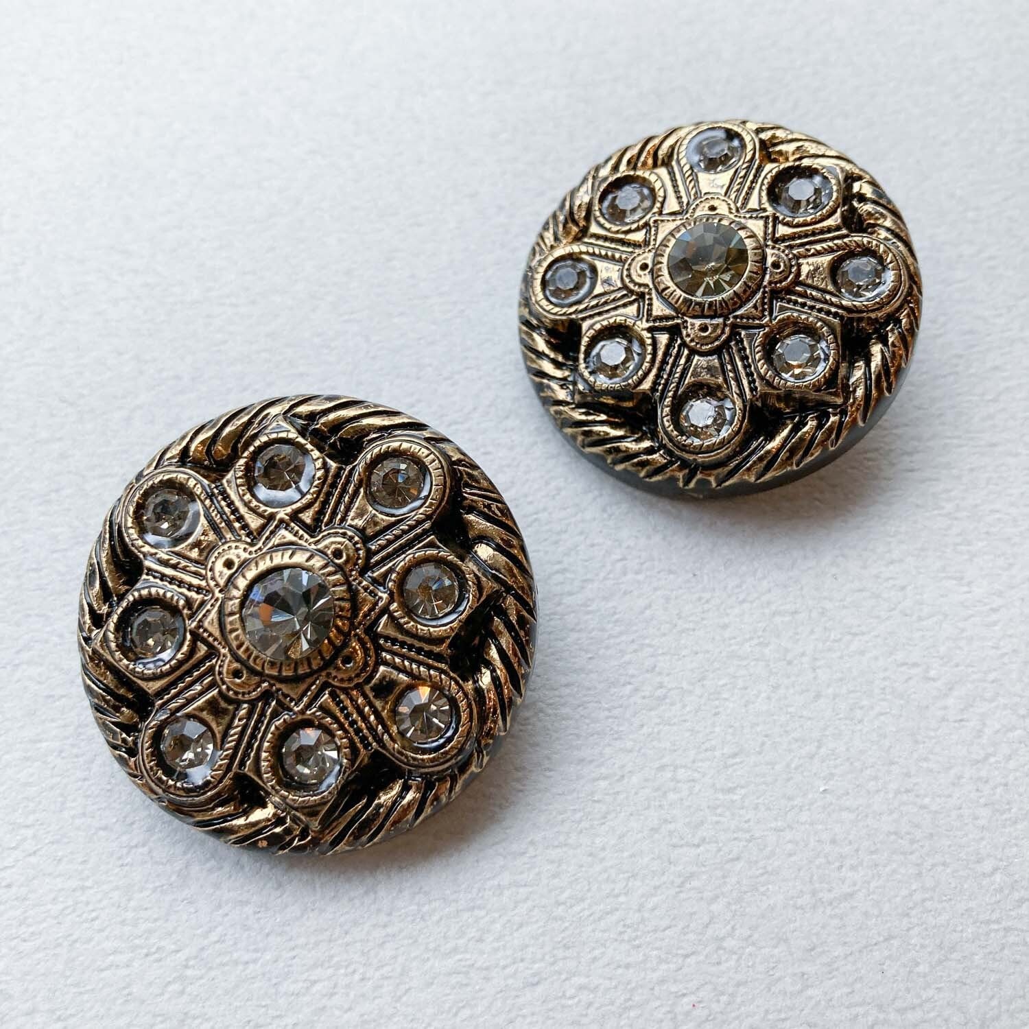 最終入荷〉ビジュー付レトロボタン | Dua-アクセサリーパーツショップ